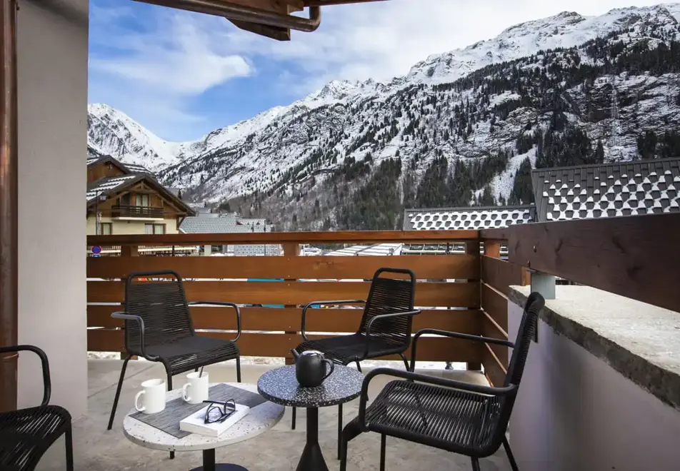 Le Saphir, Vaujany (Self Catered Apartments) - Balcony