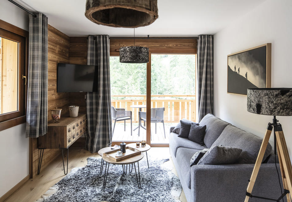 Les 3 Sophies, Morzine (Self Catered Apartments) - Typical lounge area