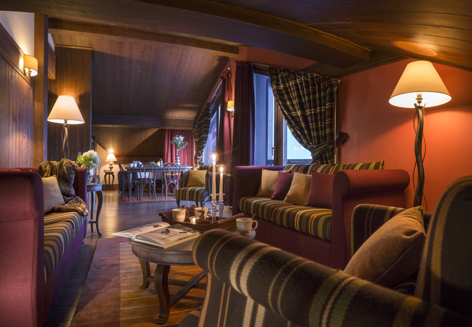 Le Hameau du Kashmir, Val Thorens (self catered hotel & apartments) - Typical suite prestige style (©Studio Bergoend)