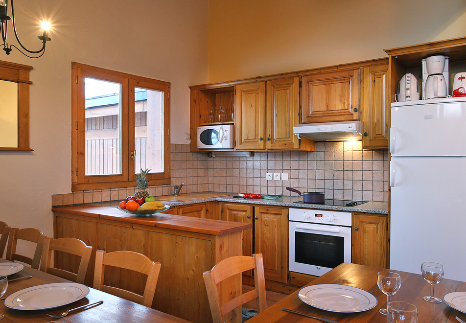Chalet Des Neiges Arolles, Arcs 2000 (Self Catered Apartments) OPT (11)