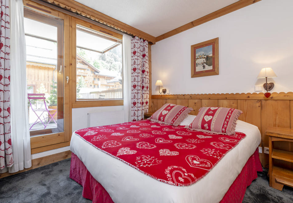 Eterlou, Meribel (hotel) - Typical Classique room style