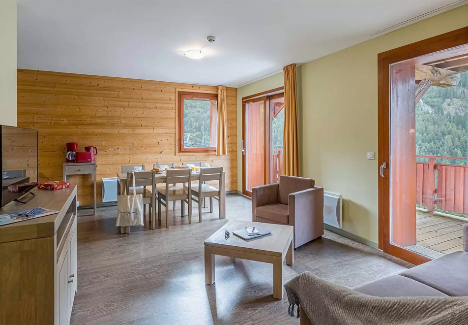 La Cascade-Epinettes, Vaujany (self catered apartments) - Les Epinettes typical apartment style