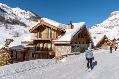 Vail Lodge, Val d'Isere (self catered apartments) - Ski-in/ski-out location