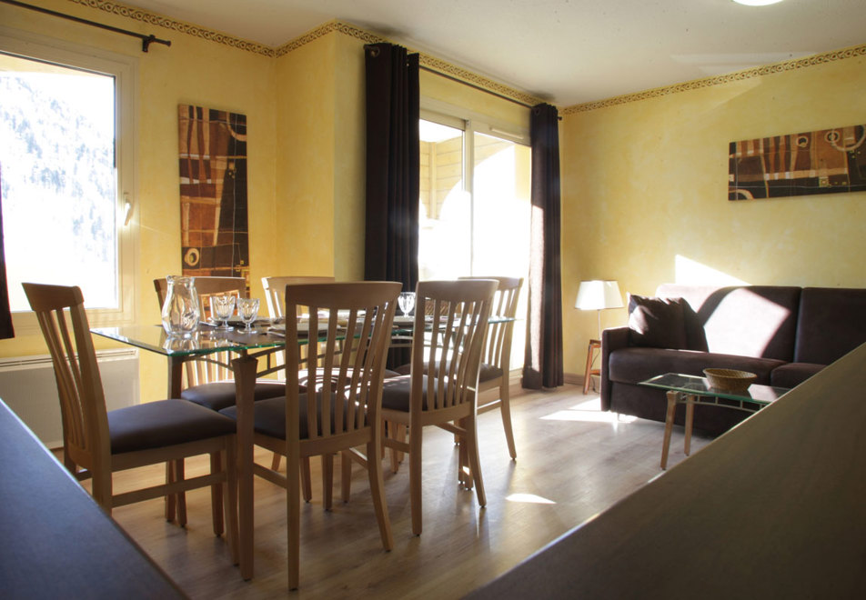 Terrasses d'Isola, Isola 2000 (Southern Alps) - Dining Area