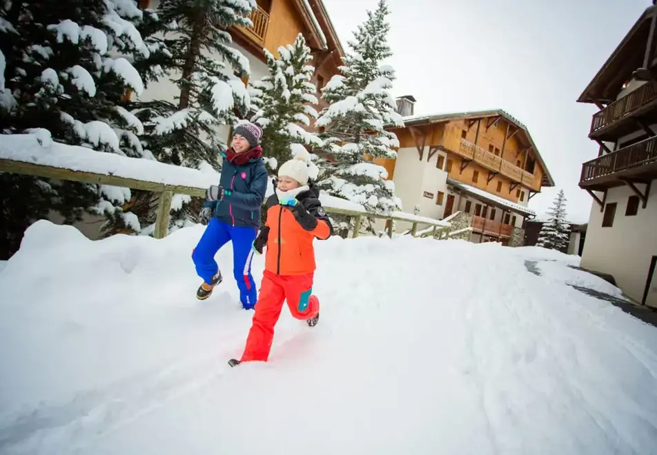 Le Hameau de Sapiniere, Les Menuires (self catered apartments) - Chalet style buildings