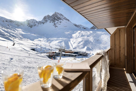 Ynycio, Tignes Val Claret (self catered apartments) - Typical Plus apartment for 6 style (©Studio Bergeond)