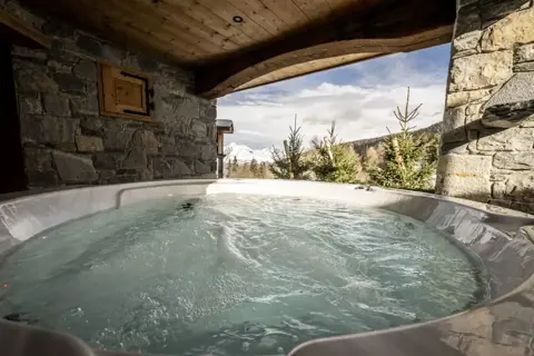 Chalet Mont Blanc, Plagne 1800 (self catered chalets) - Hot tub