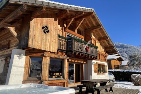 Chalet Arnica, Samoens (self catered chalet) - Outdoor hot tub