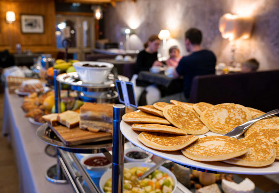 Les Campanules, Tignes le Lac (hotel) - Breakfast