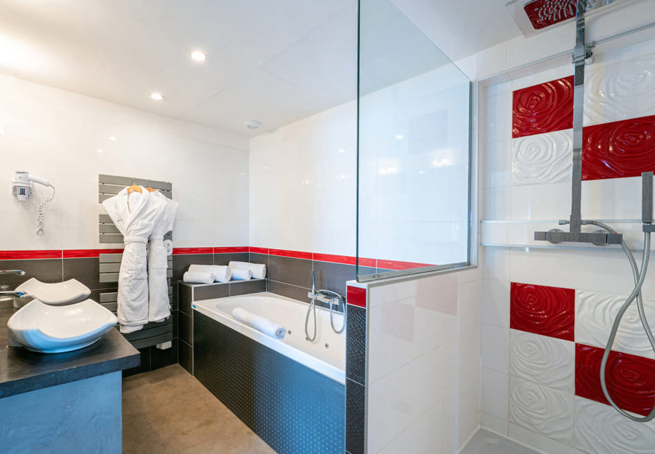 Les Campanules, Tignes le Lac (hotel) - Typical Privilege room style