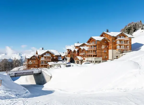 White Pearl, La Plagne (self catered apartments) - Excellent location