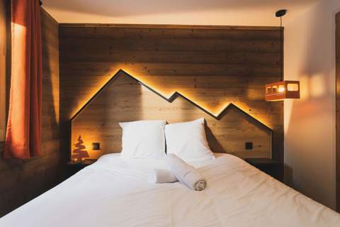 Basecamp Lodge, Les 2 Alpes (hotel) - Typical room style