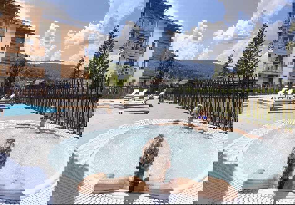 La Residence Club Samoens Village, Samoens (self catered apartments) - Hot tub (©Manureyboz)