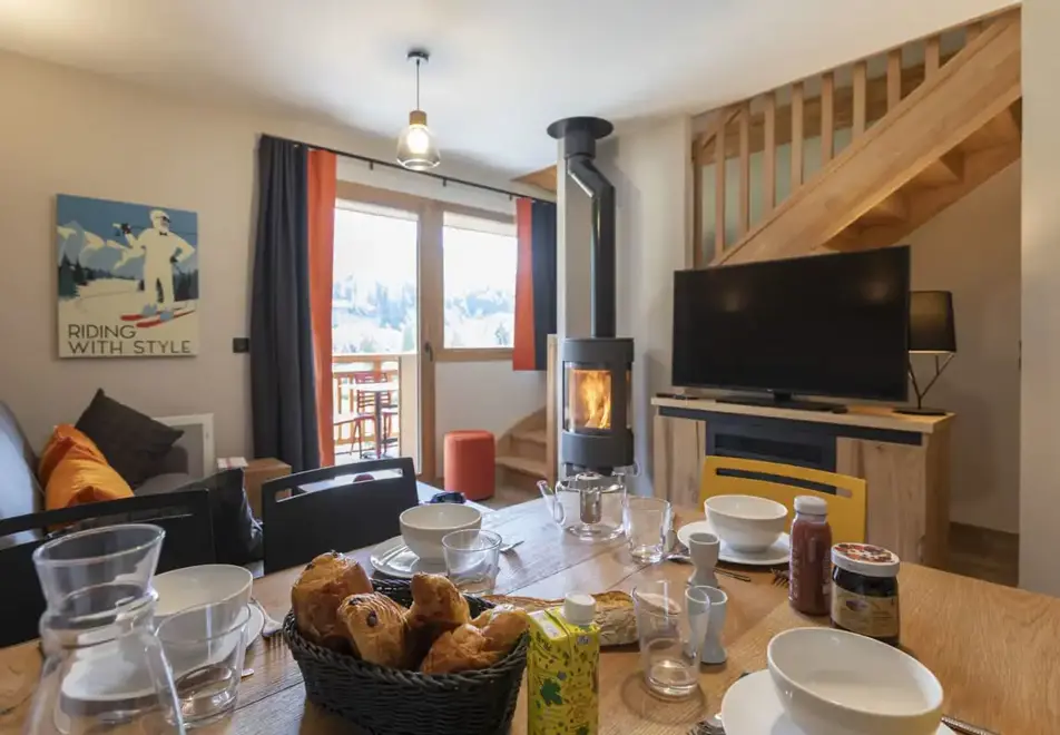 La Residence Club Samoens Village, Samoens (self catered apartments) - Typical 3 bed premium style apartment ©Manureyboz