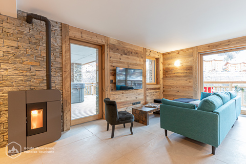 Chalet Arcelle, Val Cenis (self catered chalet) - Open plan kitchen and living area