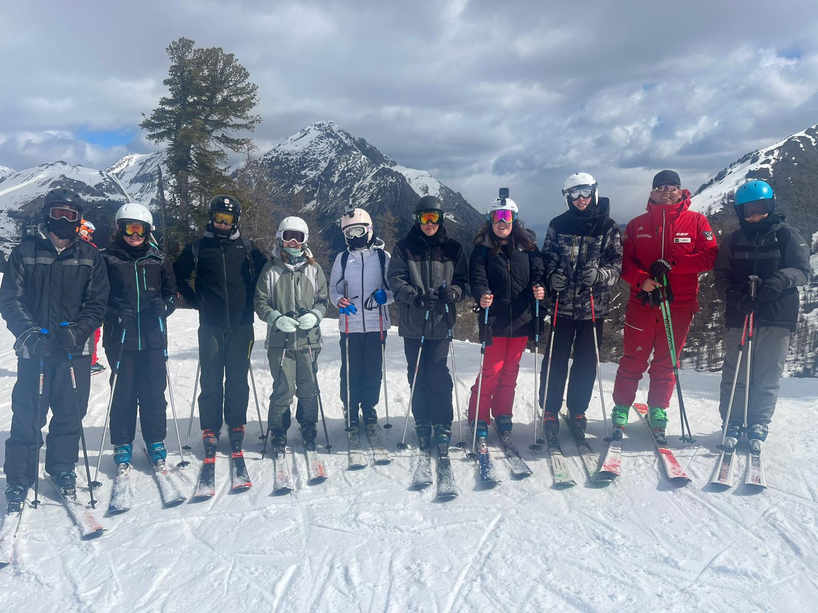 Family on skis in Montgenevre