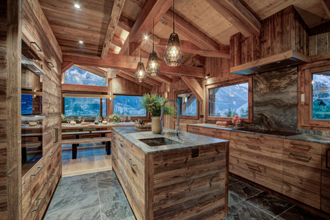 Chalet Alaska, Chamonix (self catered chalet) - Kitchen/diner (©Adam Johnston)