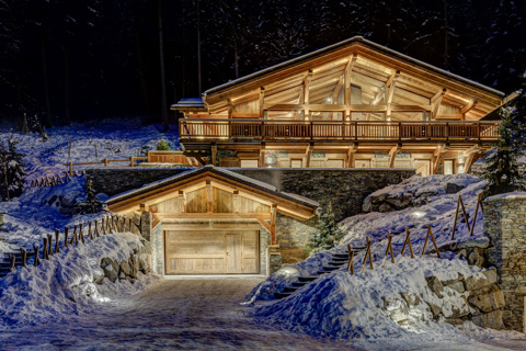 Chalet Azurite, Chamonix (self catered chalet) - Stunning winter location (©Adam Johnston)