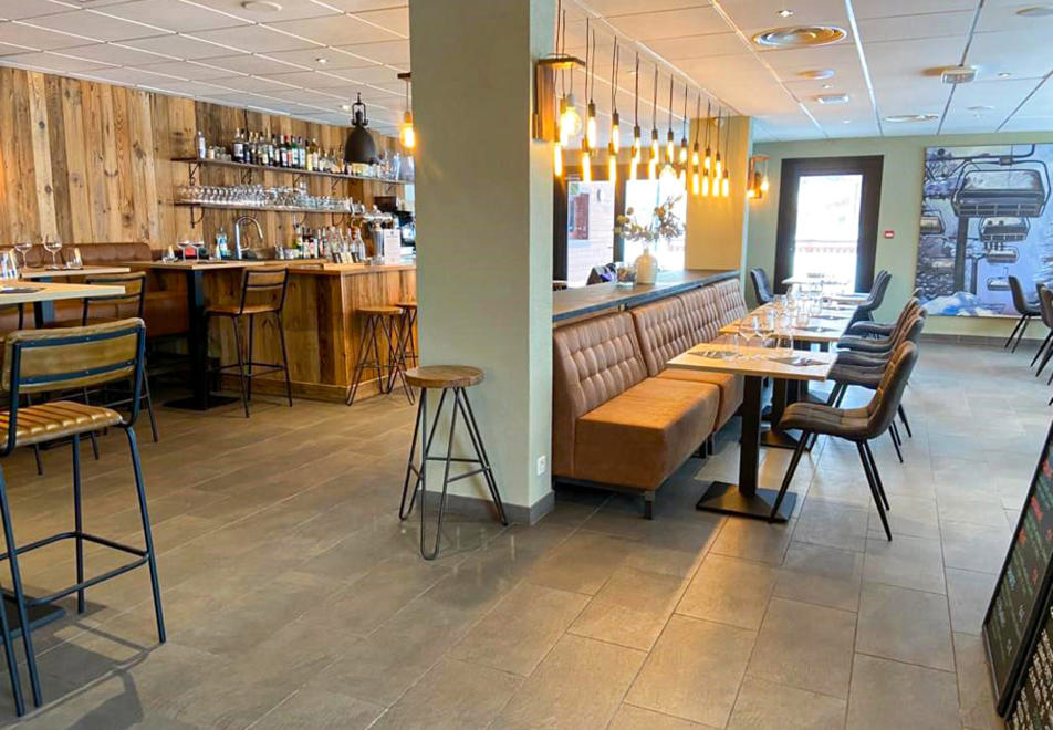 Les Portes du Mont Blanc, Vallorcine (self catered apartments) - On-site restaurant & bar