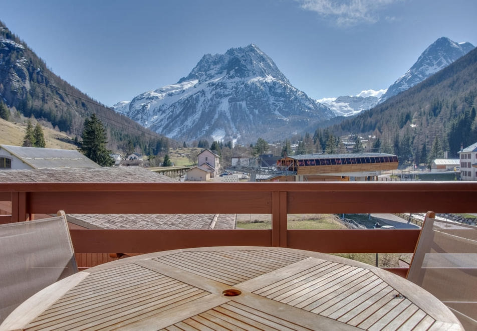 Les Portes du Mont Blanc, Vallorcine (self catered apartments) - Balcony view