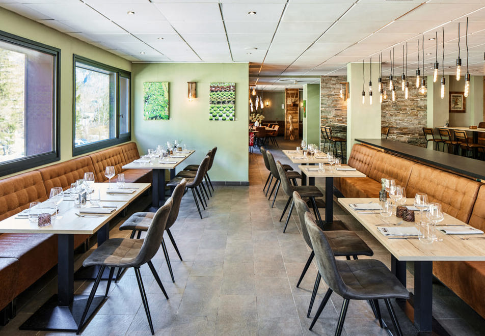 Les Portes du Mont Blanc, Vallorcine (self catered apartments) - On-site restaurant & bar