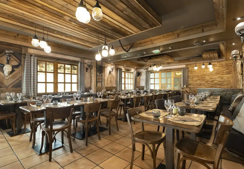 Les Balcons de Val Thorens, Val Thorens (self catered apartment) - Auberge restaurant