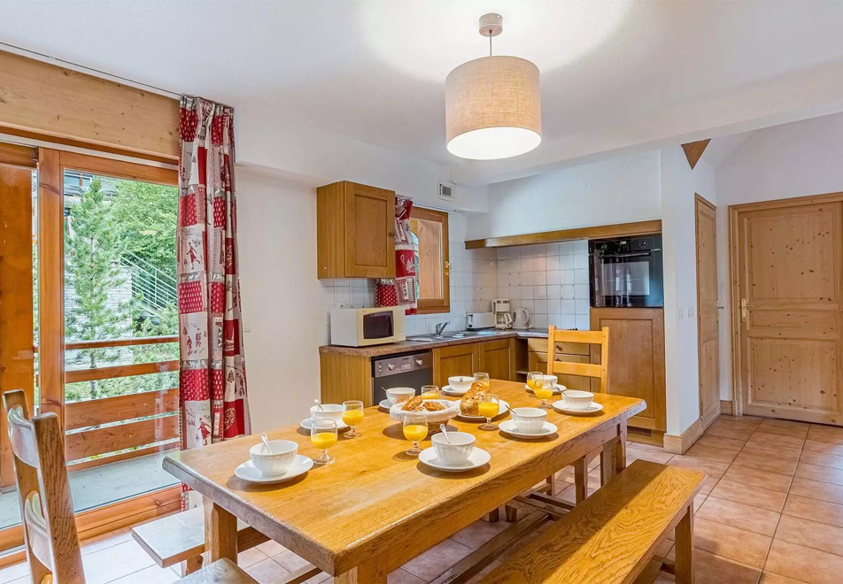 La Cascade-Epinettes, Vaujany (self catered apartments) - La Cascade typical apartment style