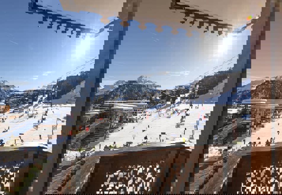 Hotel de la Loze, Courchevel 1850 (hotel) - Balcony view