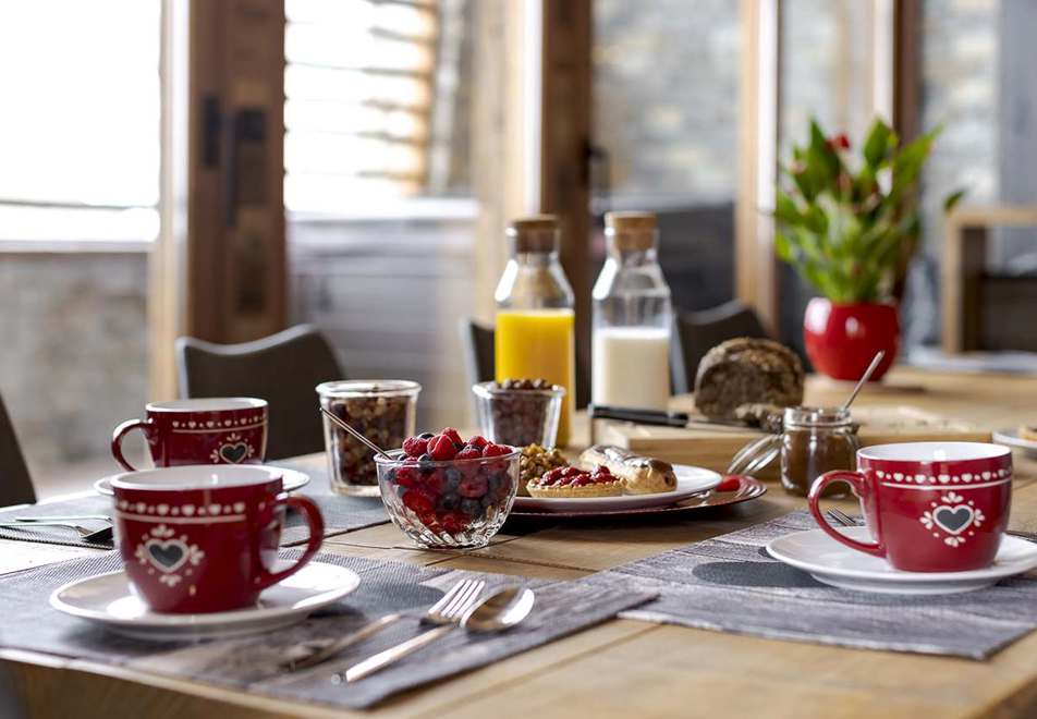 Chalet L'Ourse, Les Deux Alpes (self catered chalet) - Open plan living