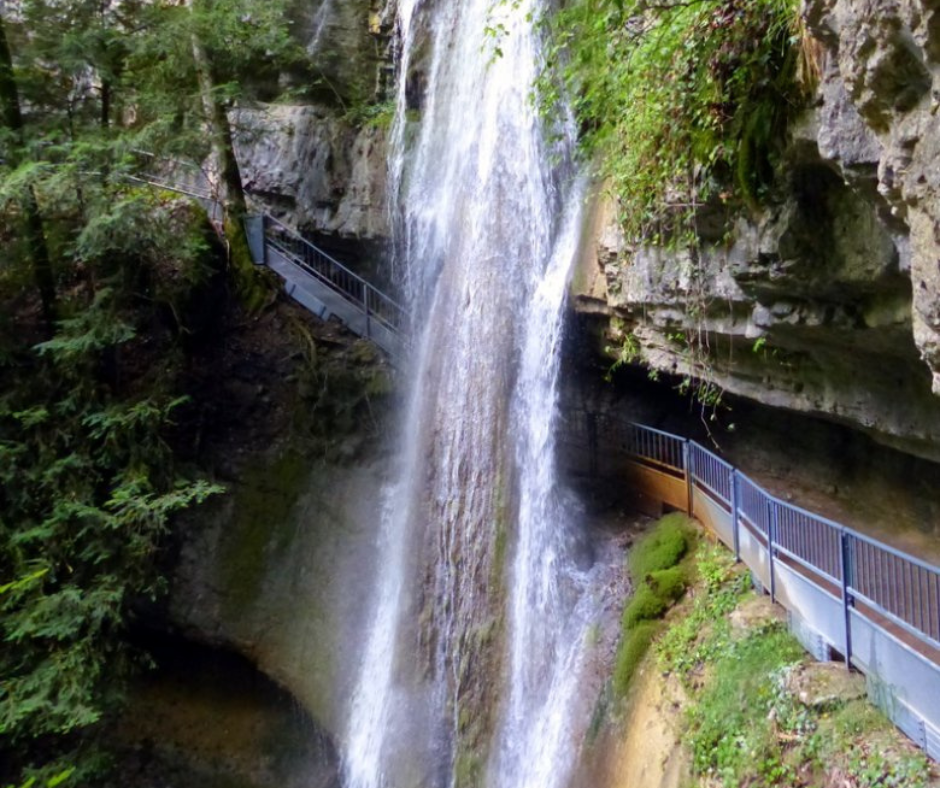 Cascade D'angon Pathway