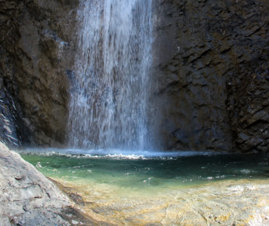 Cascade De L'arpenaz Pool