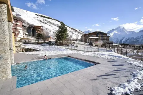 Cretes, Les Deux Alpes (all inclusive hotel) - Outdoor pool
