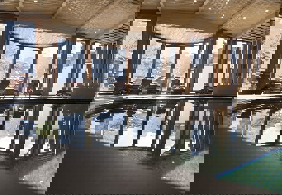 l'Oxalys, Val Thorens (self catered apartments) - Indoor pool