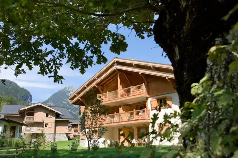 La Reine des Pres, Samoens (self catered apartments) - Luxurious 4* apartments