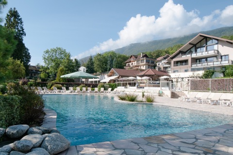 Les Chataigniers, Annecy (self catered apartments) - Outdoor pool
