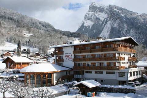 Neige et Roc, Samoens (hotel & apartments)