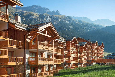 Les Chalets du Flambeau, Val Cenis (self catered apartments) - Stunning Location