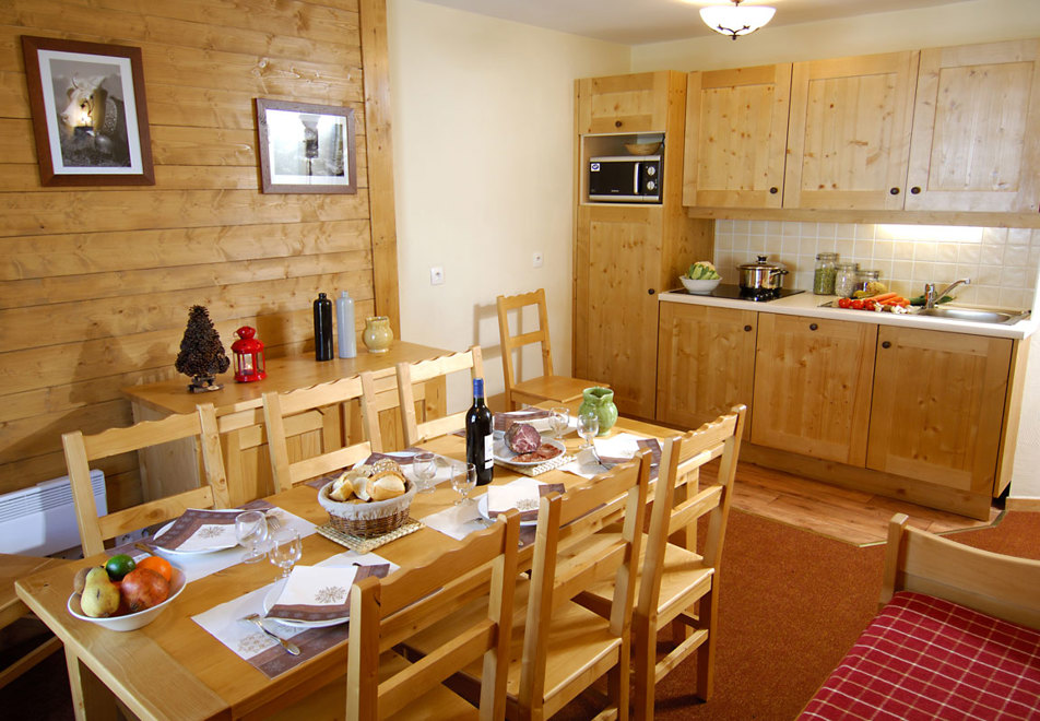 Les Alpages de Val Cenis, Val Cenis (self catered apartments) - Kitchen/living room