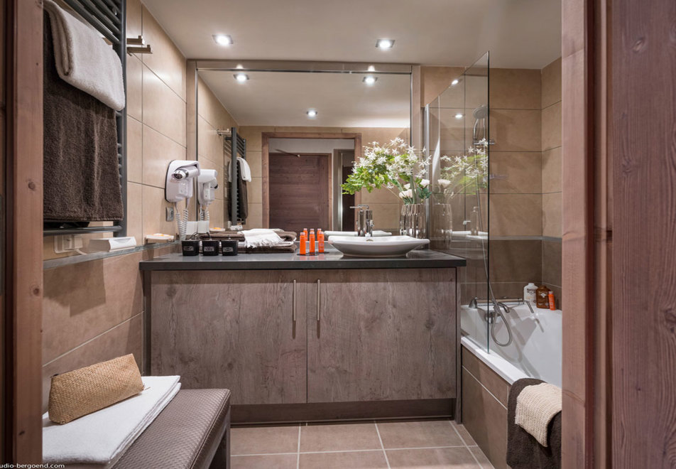 Le Cristal de Jade, Chamonix (self catered apartments) (©Ludovic Di Orio) - Bathroom