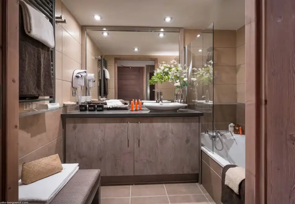 Le Cristal de Jade, Chamonix (self catered apartments) (©Ludovic Di Orio) - Bathroom