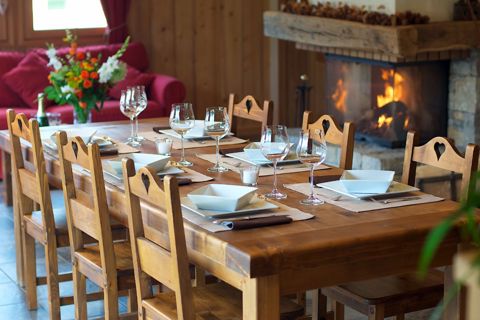 Chalet Arnica, Samoens (self catered chalet) - Dining area