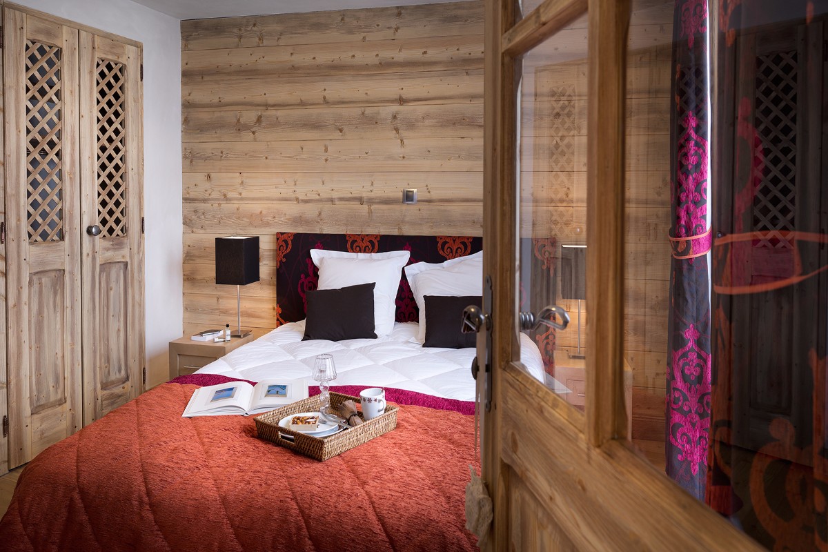 Les Chalets de Leana, Les Carroz (self catered apartments) - Double Bedroom
