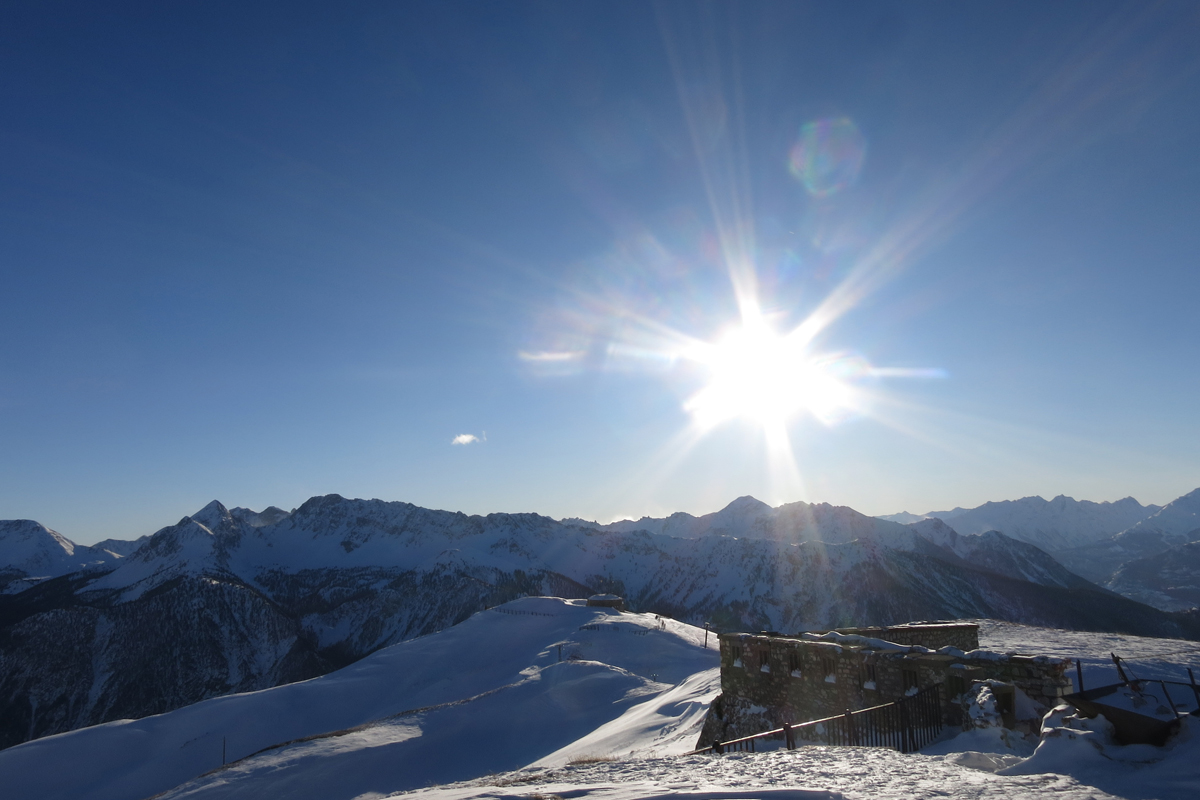 Skiing in Montgenevre: Gondrons Area