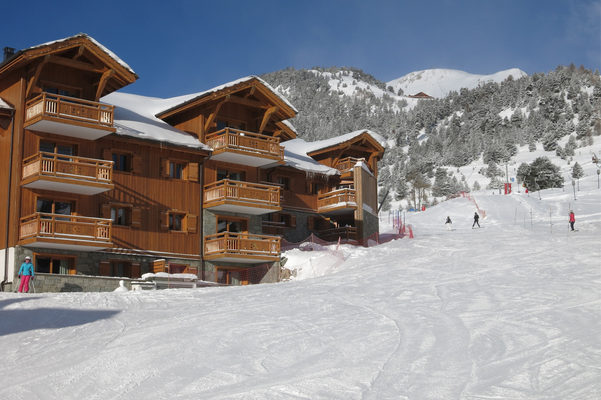 Skiing in Montgenevre: Ski-in Ski-out Accommodation