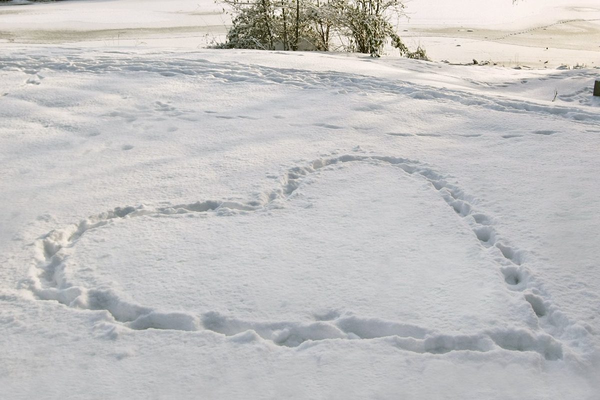Skiing on Mother's Day - Writing in the snow