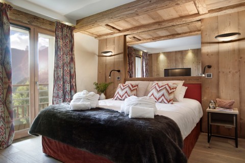 Alexane, Samoens (self catered apartments) - Double bedroom
