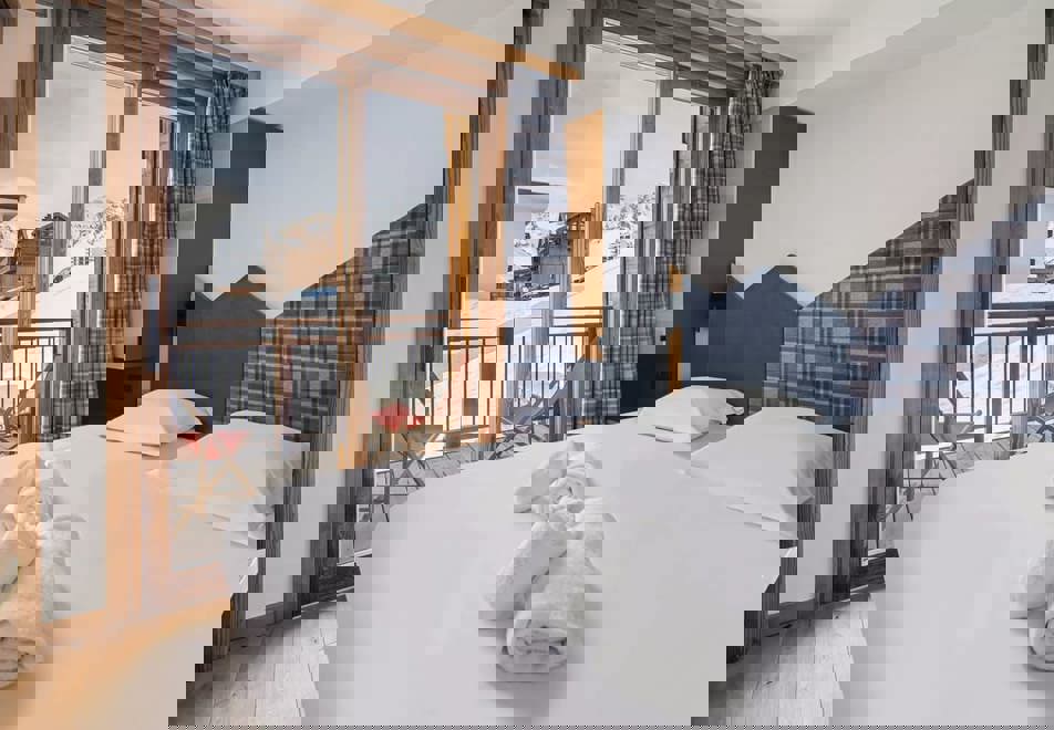 Yeti, Tignes le Lac (self catered apartments) - Yeti 1.3