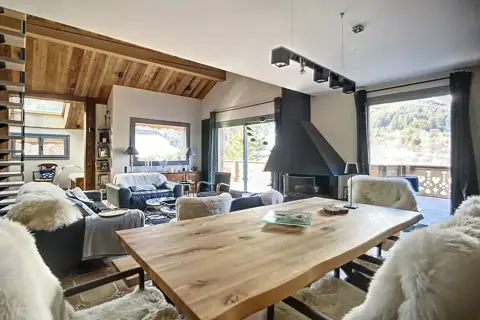 Chalet Broceliande, Meribel (self catered chalet) - Open plan living